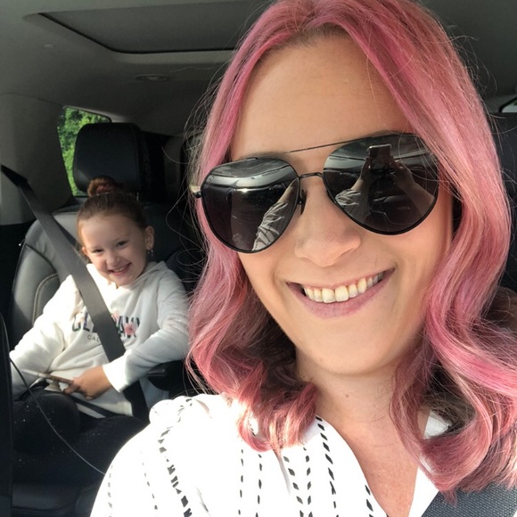 Meet your Posher, Jamie - Picture 2 of 2